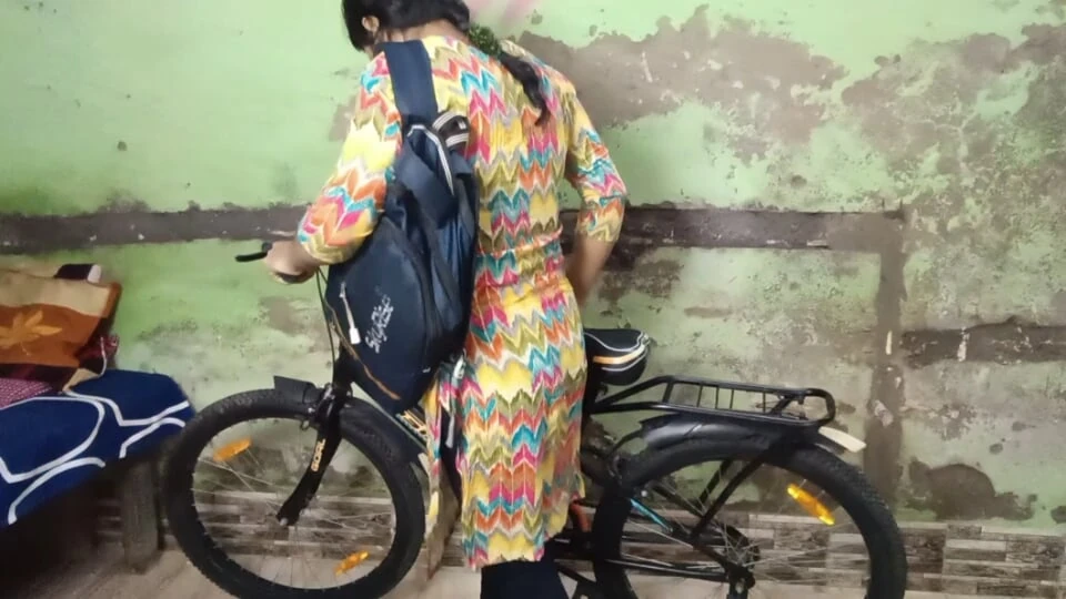 After coming home from college, the desi girl was hard by her boyfriend.