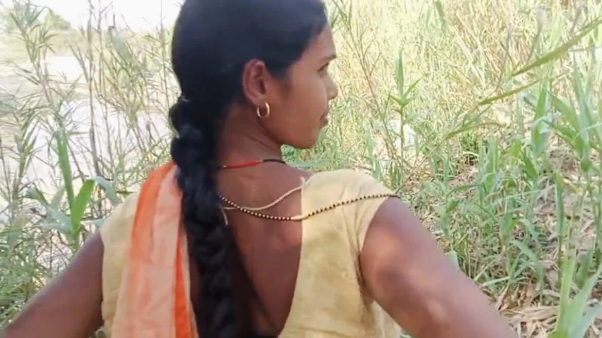 desi bhabhi Jungle me mangal karte video