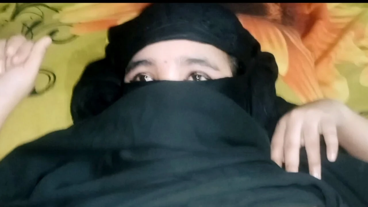 Desi hijab girl hot moment