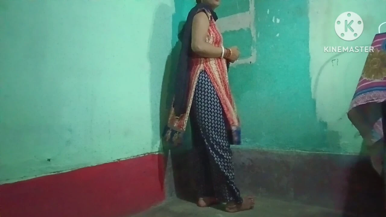 Desi hot local bhabhi Indian village girlfriend sex video