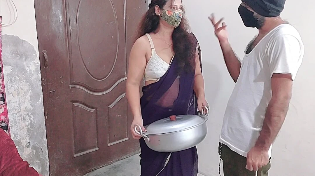 Indian Desi neighbor’s girl came to borrow utensils for cooking food Hindi Audio Xxxxx Sex