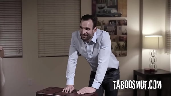 Pussy Detour – Kenzie Reeves, Carmen Caliente