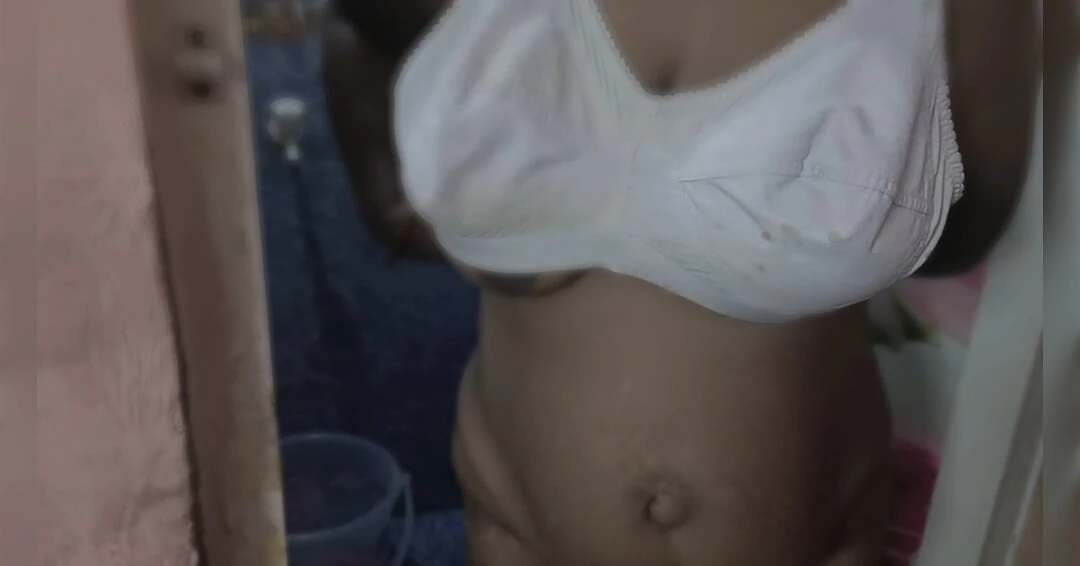 Step sister ne apni bhai ke saath masti ki jab pati bahar tha – full hindi audio with real loud moaning