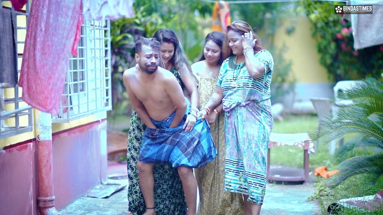 Three Horny Bhabhi Fucked By an Indian Dudhwala when their husband not at home ( Full Hindi Movie )