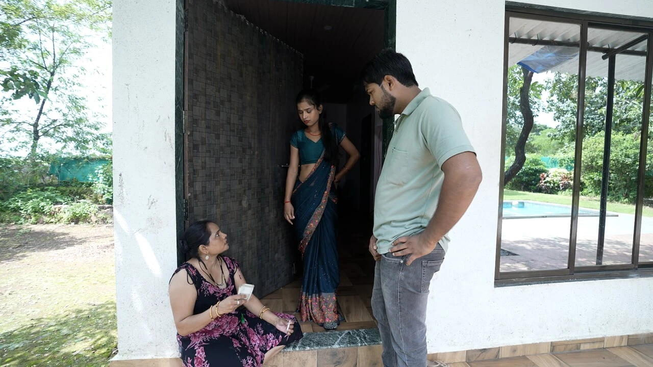 Desi Indian Hot Big Boobs 18+ Step Sister’s Very 1st Early Morning Romance ( Hindi Audio )