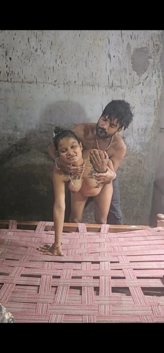 Desi Indian village girl has painful full sex – hindi audio hd