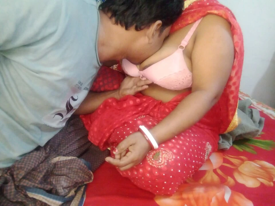 Fucking hardcore  Bhabhi Secret Hot Riding Sex with Boyfriend in Saree at Home