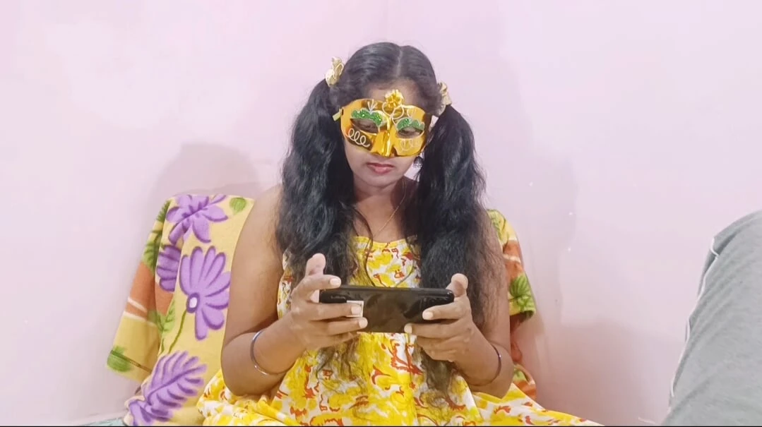 FULL VIDEO. A young woman shares secret intimacy with her neighbor's stepuncle audio.