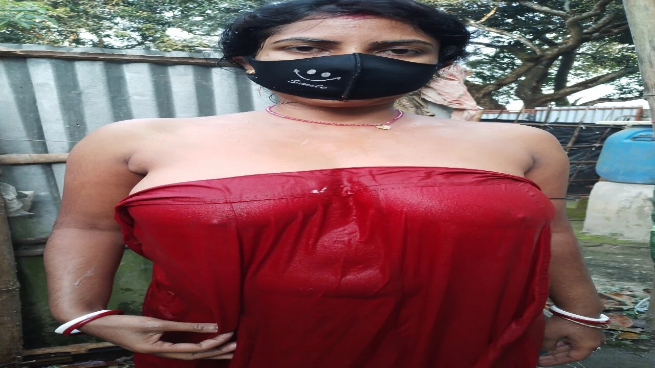 Sexy Indian Aunty..