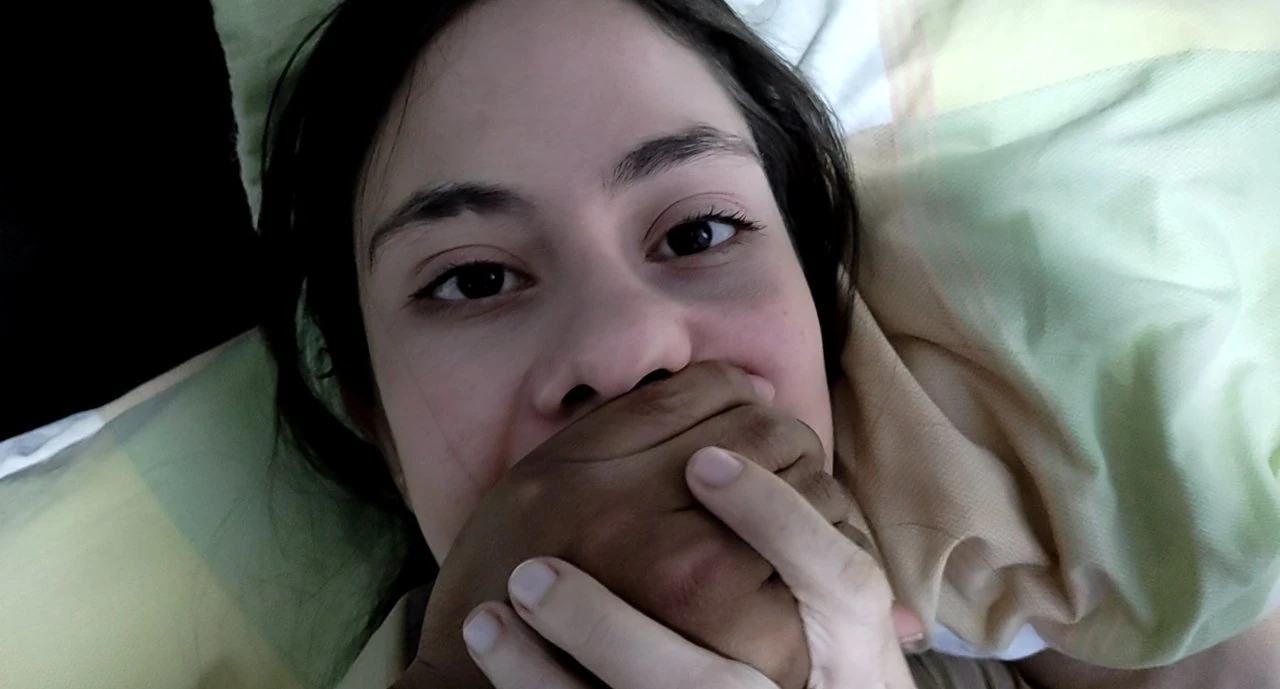 shuushuu… Be quiet so they don’t realize we’re together