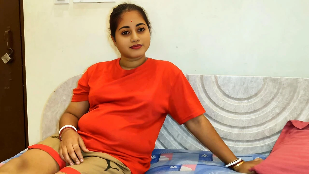 Siya bhabhi stepsister Riya bhabhi first time in camera