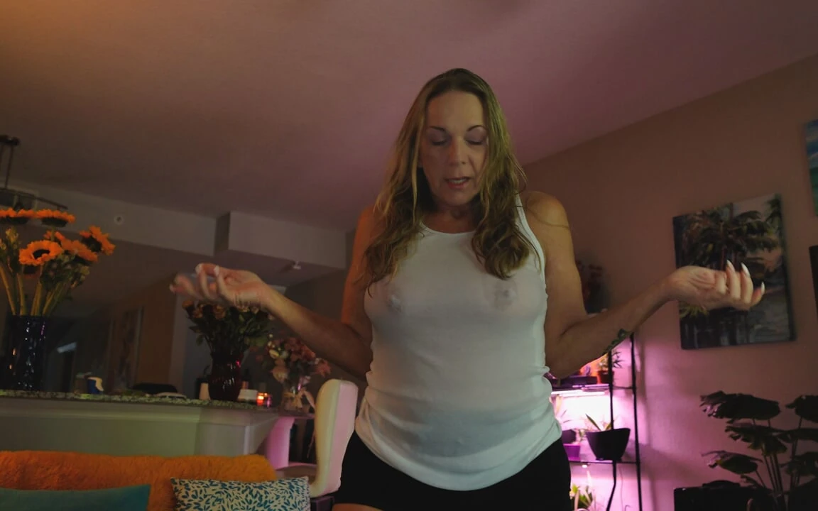 Stepmom Caught in the Rain! – Kymber Leigh – Aitsf250810