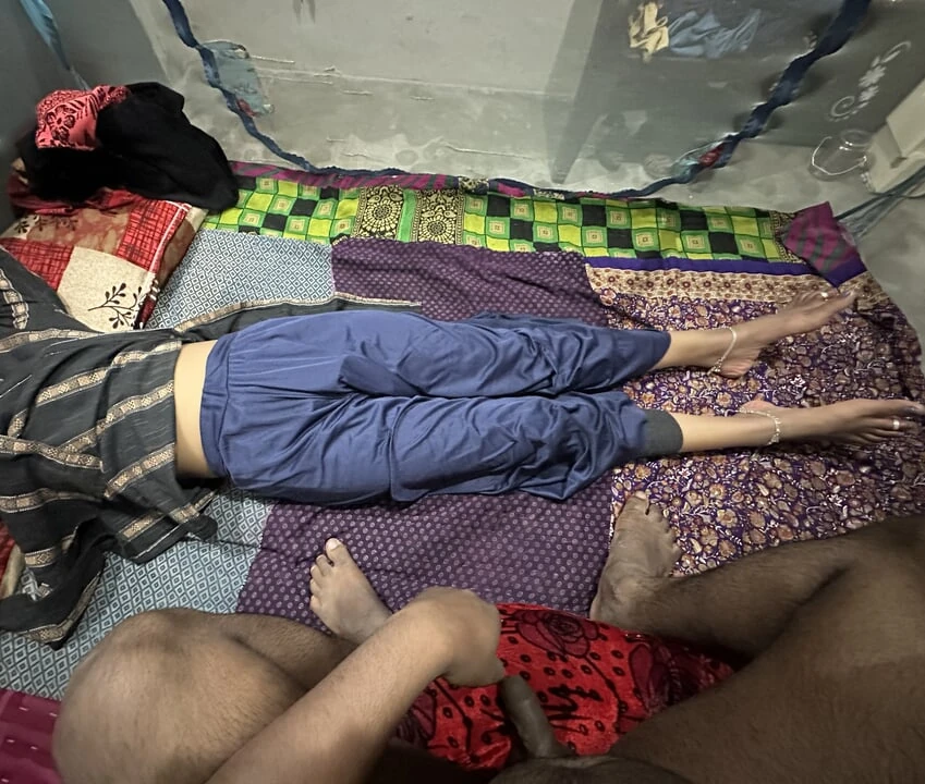 Teen age girl tight cute pussy foucking