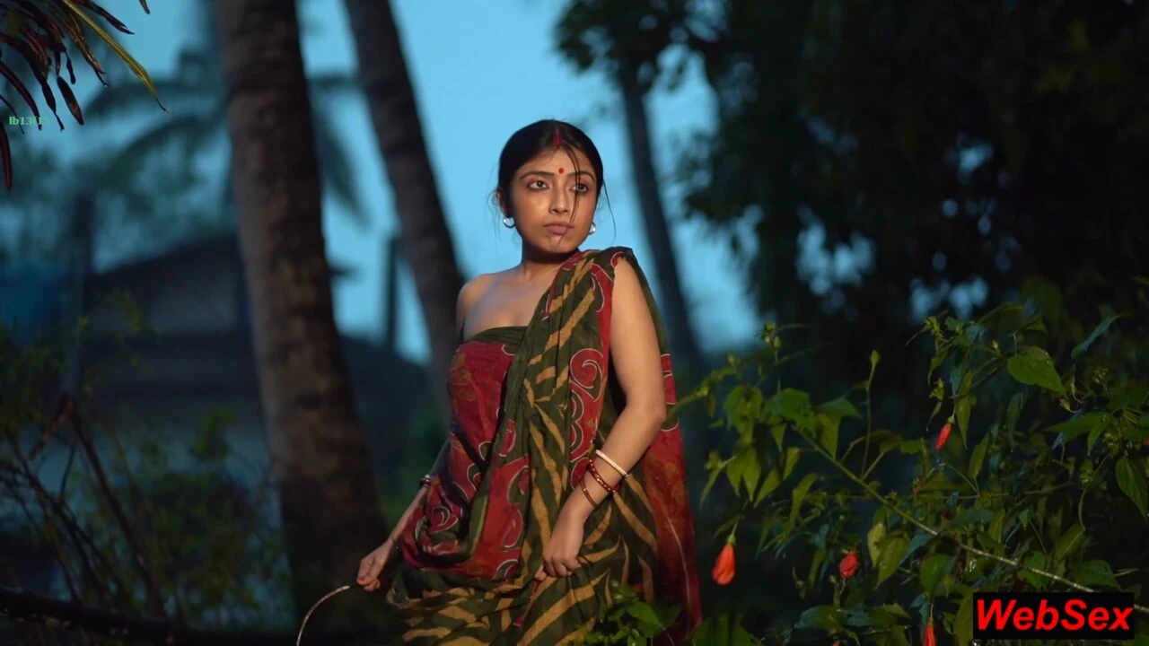 Village Bhabhi Real Love Sex with 18yr Boy! Desi Sex with clear Audio