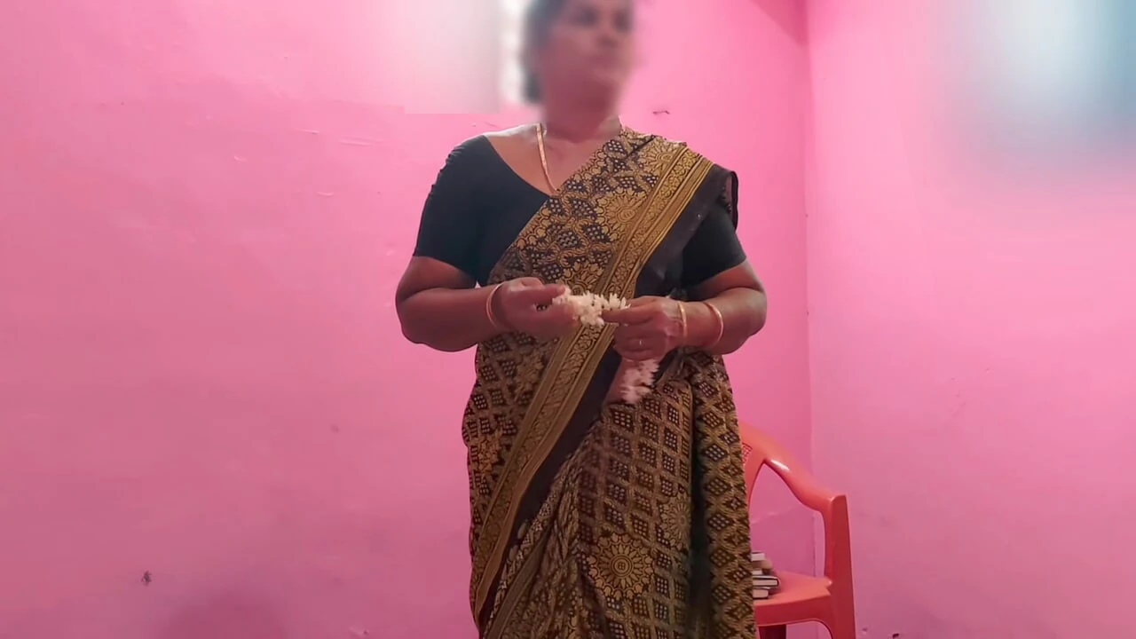 A boy has sex with Aunty while she is reading a book