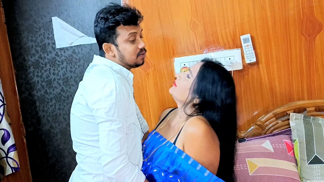 A hot boy fucked her step mom when mom working in the bed room