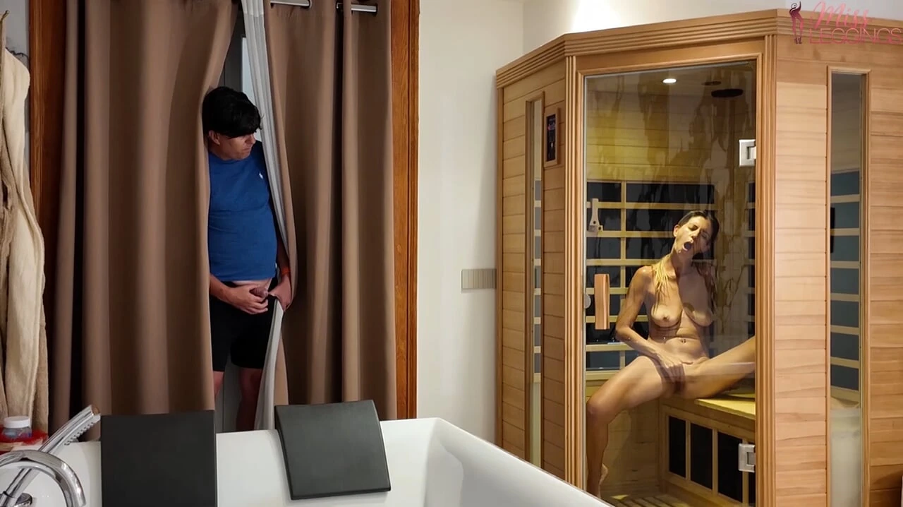 AUNT UNMASKS THE PERVERSE PLAN OF THE YOUNG MAN AND HIS FRIEND TO SEE ME NAKED IN THE SAUNA