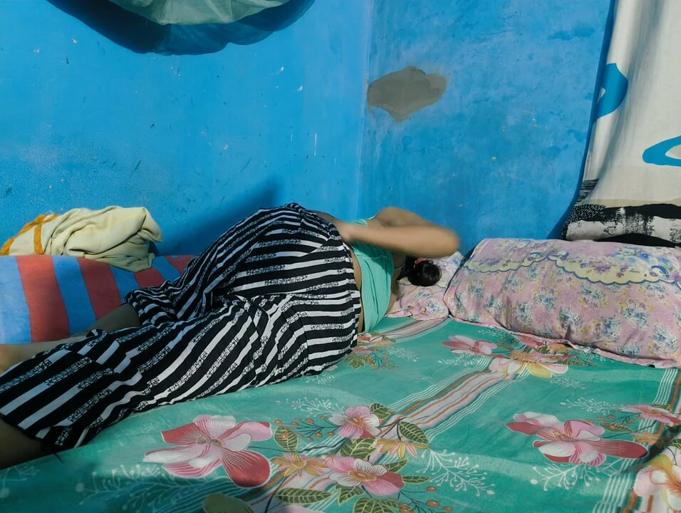 Desi hot sexy girl first time tight pussy fuck video Desi girlfriend xxx sex