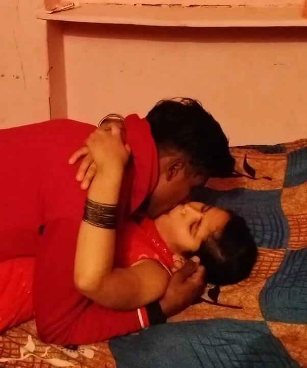 Desi village girl romance with boyfriend viral video