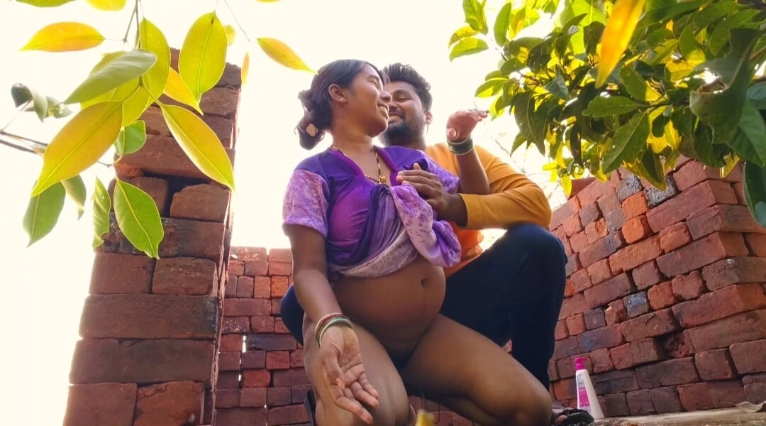 Devar apni bhabhi ko Apne purane bathroom mein le jakar chod raha he – devar bhabhi xxx video hindi hot pussy.