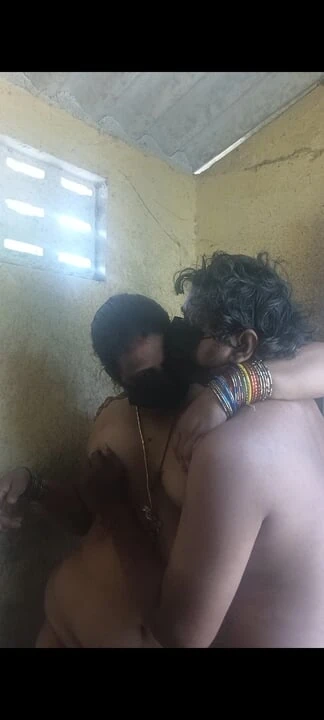 Fuck my aunty in bathroom