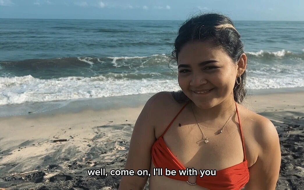 Girl Lost on the Beach Is Fucked by a Tour Guide