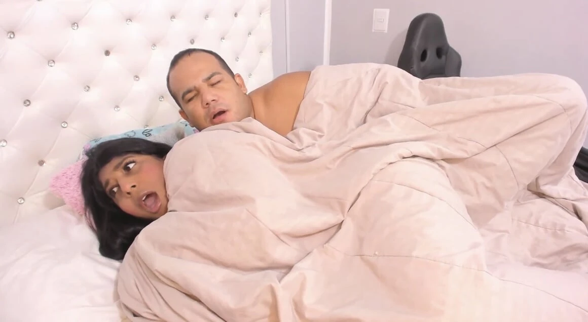 I’m very cold and I’m afraid of thunder, Step brother, come hold me and give me warmth!