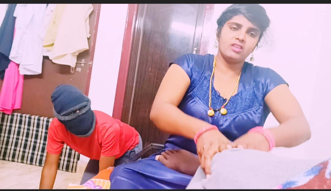 Indian wife cheating sex desi bhabi cheating husbend, fucking  husbend’s small brother big dick.