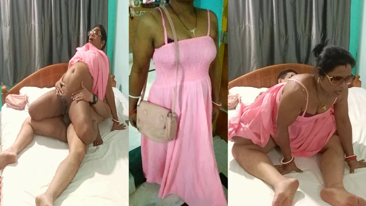 Mumbai Innocent Married Model Akriti Roy Riding Hard Big Cock and Doggy Style Sex by Director Sayank Pandit