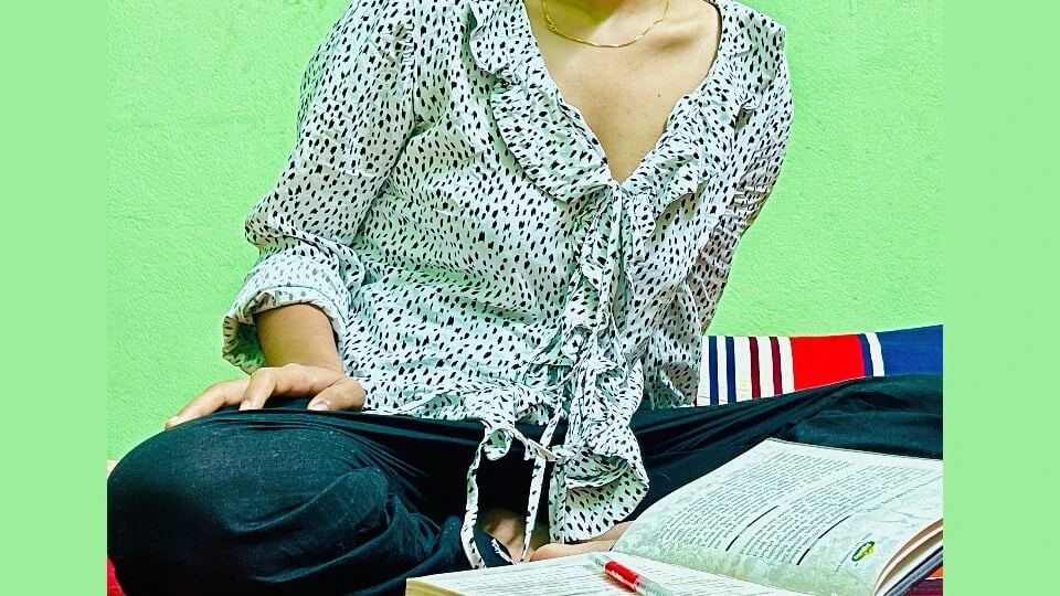 My sexy student wear a hot dress and she looks very hot