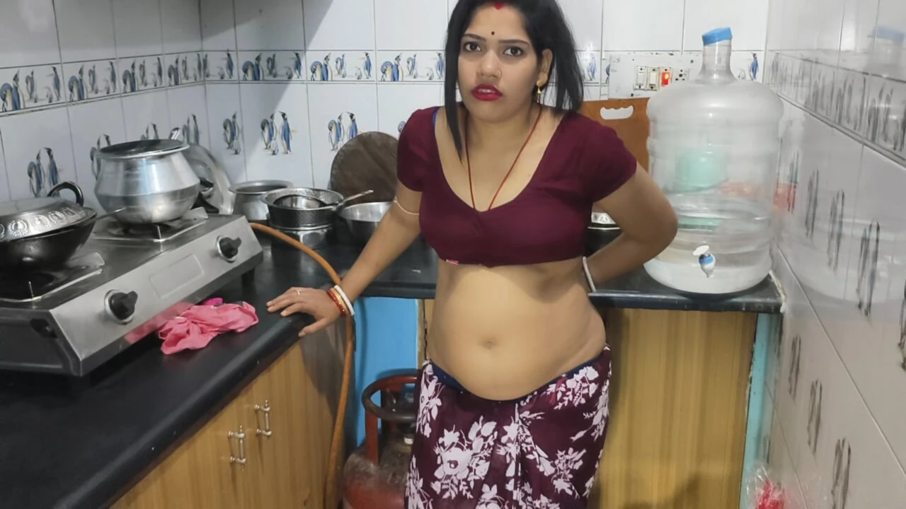 Sexy indian housewife enjoy with her room owner when she is cleaning room